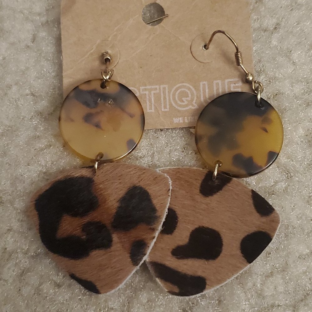 Vestique Leather Leopard Drop Earrings